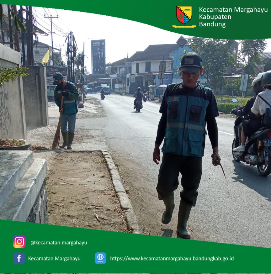 giat-kader-bandung-bedas-bersih-sampah-bersama-fkks-forum-komunikasi-kecamatan-sehat-melakukan-giat-membersihkan-wilayah-kecamatan-margahayu-29-03-2022