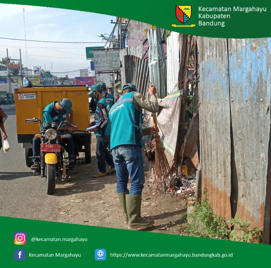 giat-04-01-2022-kader-bandung-bedas-bersih-sampah-bersama-fkks-forum-komunikasi-kecamatan-sehat-melakukan-giat-membersihkan-wilayah-kecamatan-margahayu