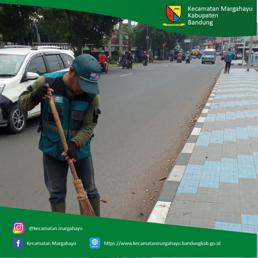 giat-kader-bandung-bedas-bersih-sampah-bersama-fkks-forum-komunikasi-kecamatan-sehat-melakukan-giat-membersihkan-wilayah-kecamatan-margahayu-21-03-2022