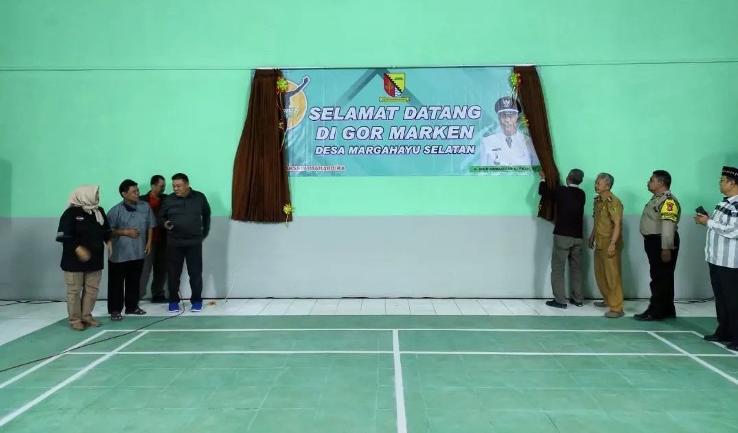 camat-margahayu-menghadiri-peresmian-gor-di-desa-margahayu-selatan