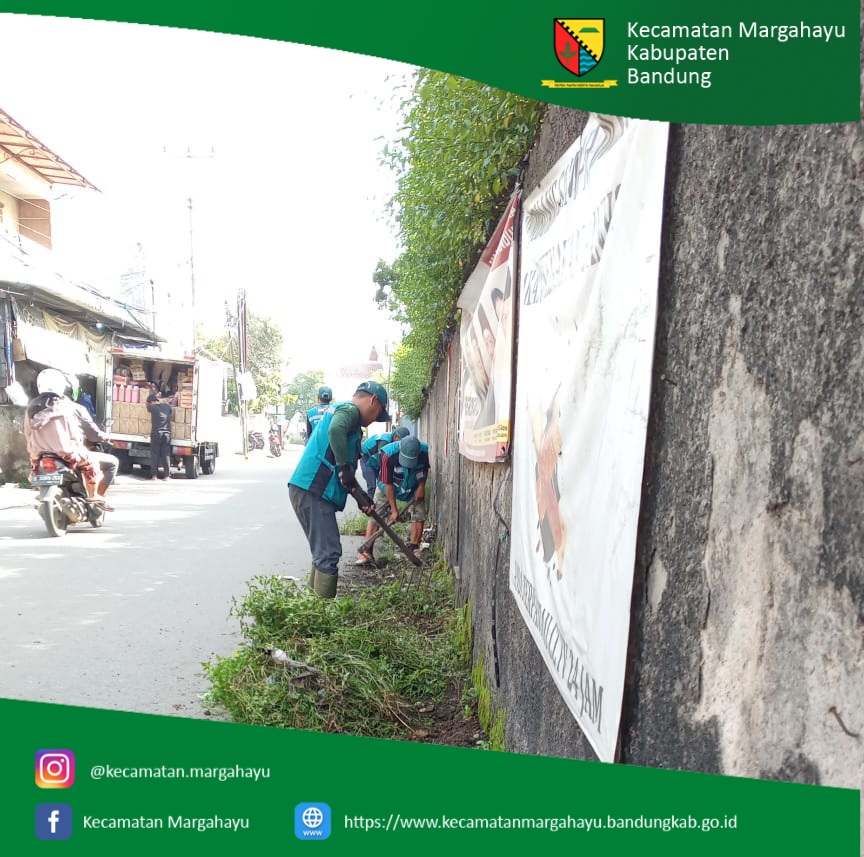 giat-kader-bandung-bedas-bersih-sampah-bersama-fkks-forum-komunikasi-kecamatan-sehat-melakukan-giat-membersihkan-wilayah-kecamatan-margahayu-16-03-2022