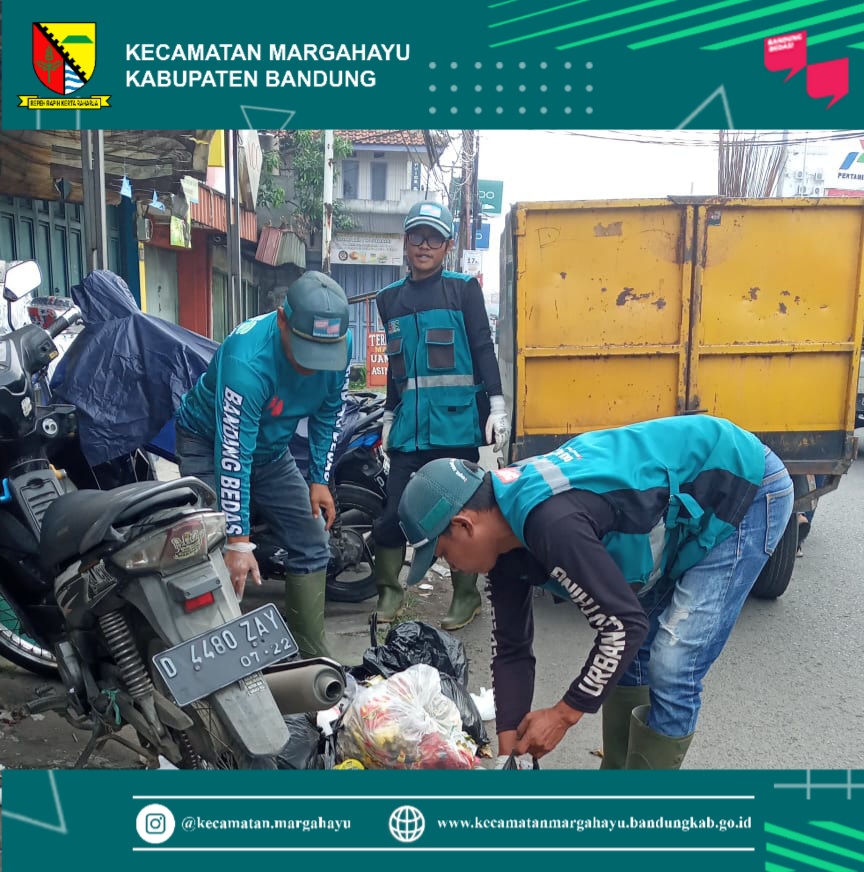 giat-kader-bandung-bedas-bersih-sampah-bersama-fkks-forum-komunikasi-kecamatan-sehat-melakukan-giat-membersihkan-wilayah-kecamatan-margahayu-31-05-2022
