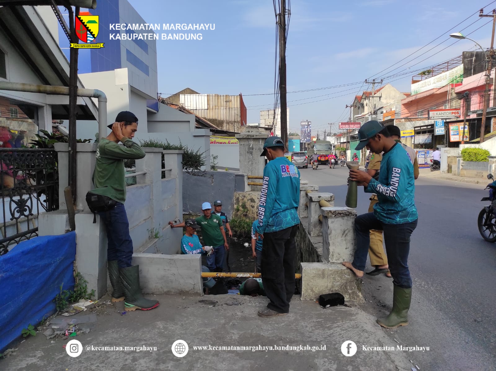 giat-kader-bandung-bedas-bersih-sampah-bersama-fkks-forum-komunikasi-kecamatan-sehat-melakukan-giat-membersihkan-wilayah-kecamatan-margahayu-11-07-2022