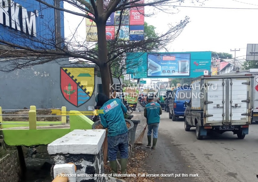 giat-kader-bandung-bedas-bersih-sampah-bersama-fkks-forum-komunikasi-kecamatan-sehat-melakukan-giat-membersihkan-wilayah-kecamatan-margahayu-13-09-2022