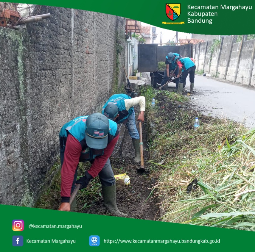 giat-kader-bandung-bedas-bersih-sampah-bersama-fkks-forum-komunikasi-kecamatan-sehat-melakukan-giat-membersihkan-wilayah-kecamatan-margahayu-18-02-2022