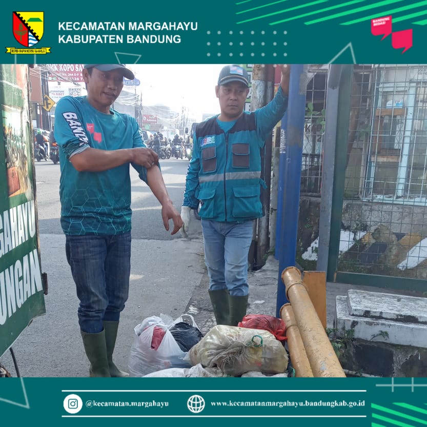 giat-kader-bandung-bedas-bersih-sampah-bersama-fkks-forum-komunikasi-kecamatan-sehat-melakukan-giat-membersihkan-wilayah-kecamatan-margahayu-23-06-2022