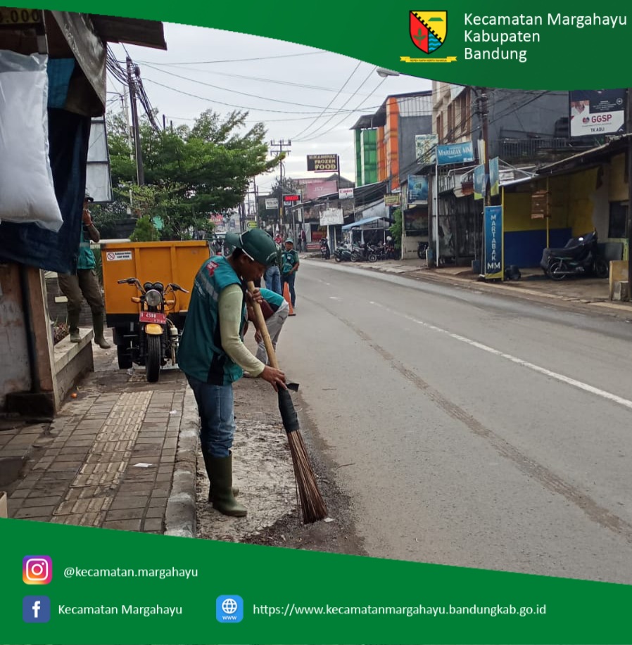 giat-kader-bandung-bedas-bersih-sampah-bersama-fkks-forum-komunikasi-kecamatan-sehat-melakukan-giat-membersihkan-wilayah-kecamatan-margahayu-10-02-2022