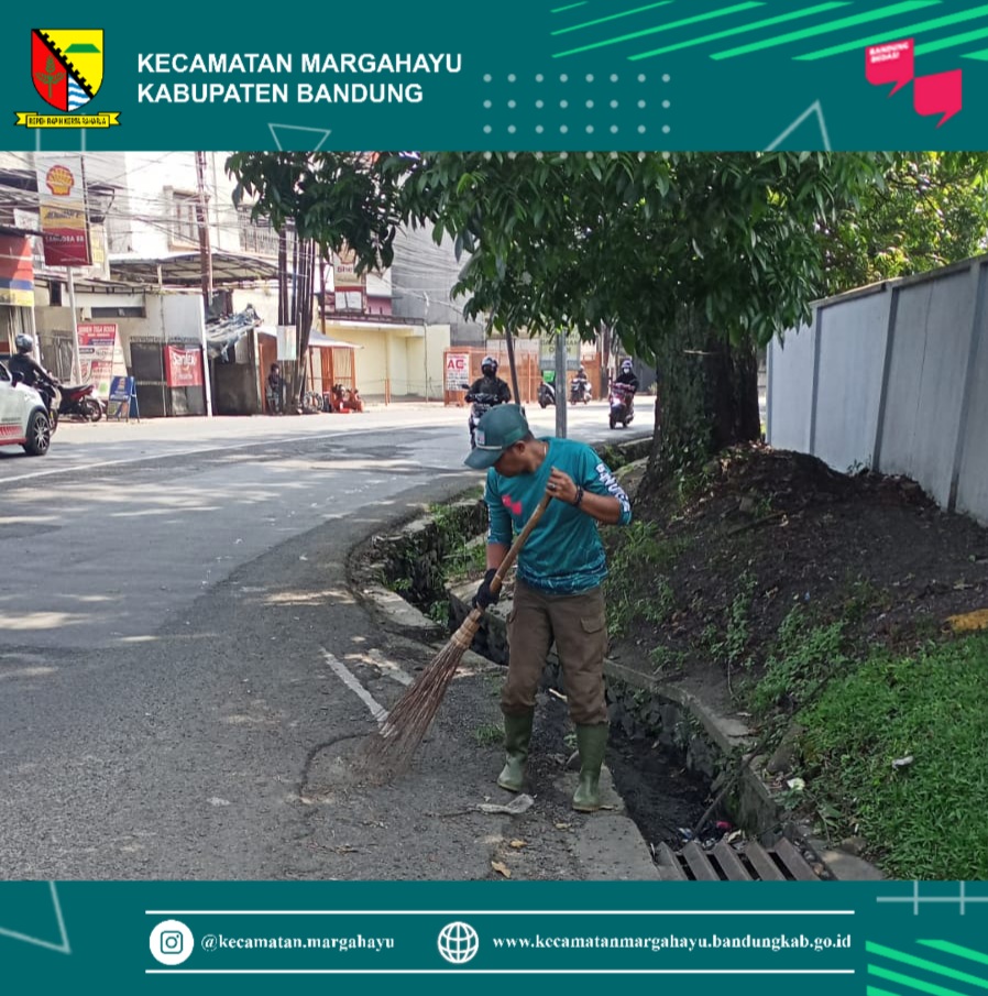 giat-kader-bandung-bedas-bersih-sampah-bersama-fkks-forum-komunikasi-kecamatan-sehat-melakukan-giat-membersihkan-wilayah-kecamatan-margahayu-22-06-2022