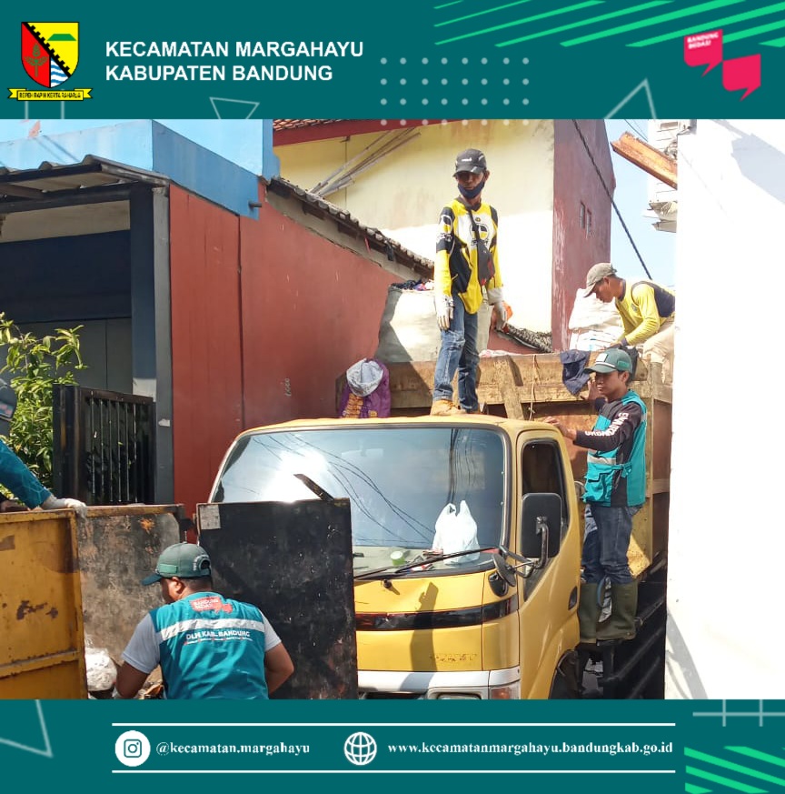 giat-kader-bandung-bedas-bersih-sampah-bersama-fkks-forum-komunikasi-kecamatan-sehat-melakukan-giat-membersihkan-wilayah-kecamatan-margahayu-30-06-2022