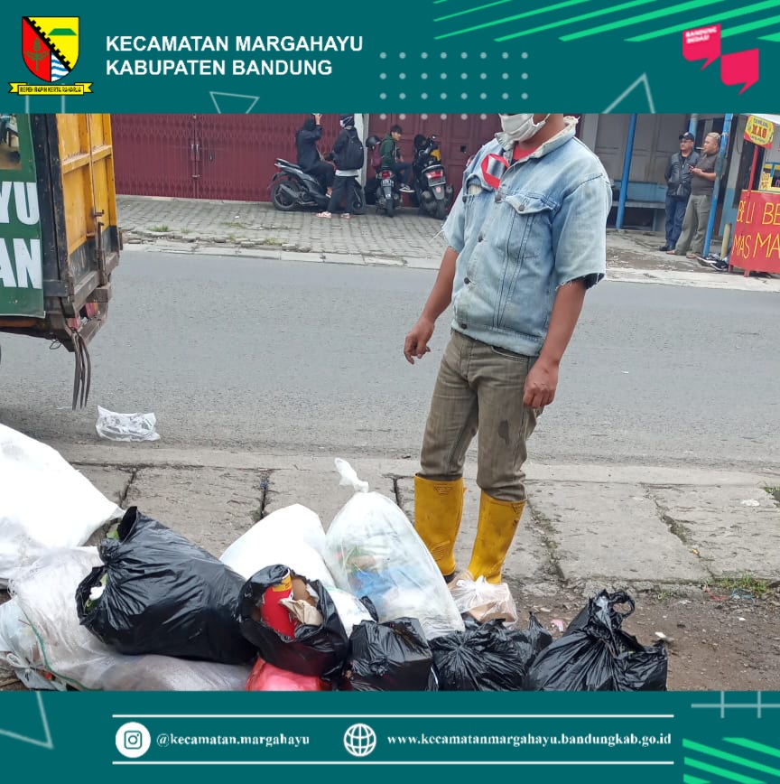 giat-kader-bandung-bedas-bersih-sampah-bersama-fkks-forum-komunikasi-kecamatan-sehat-melakukan-giat-membersihkan-wilayah-kecamatan-margahayu-13-06-2022