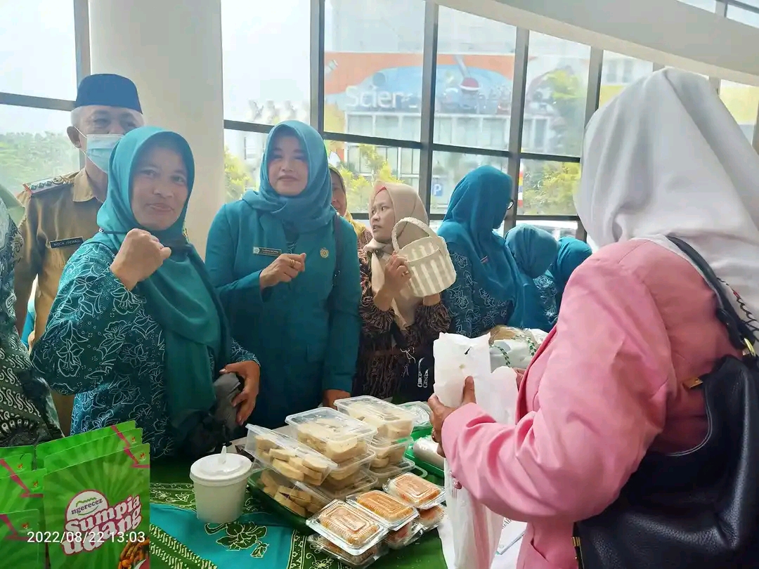 ketua-tp-pkk-kecamatan-margahayu-menghadiri-undangan-peringatan-hari-kesatuan-gerak-pkk-ke-50-tingkat-kabupaten-bandung-di-gbs